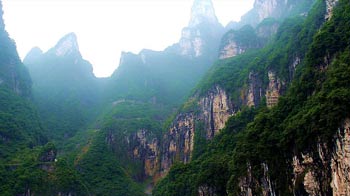 張家界國(guó)家森林公園、鳳凰古城純玩兩晚三日游